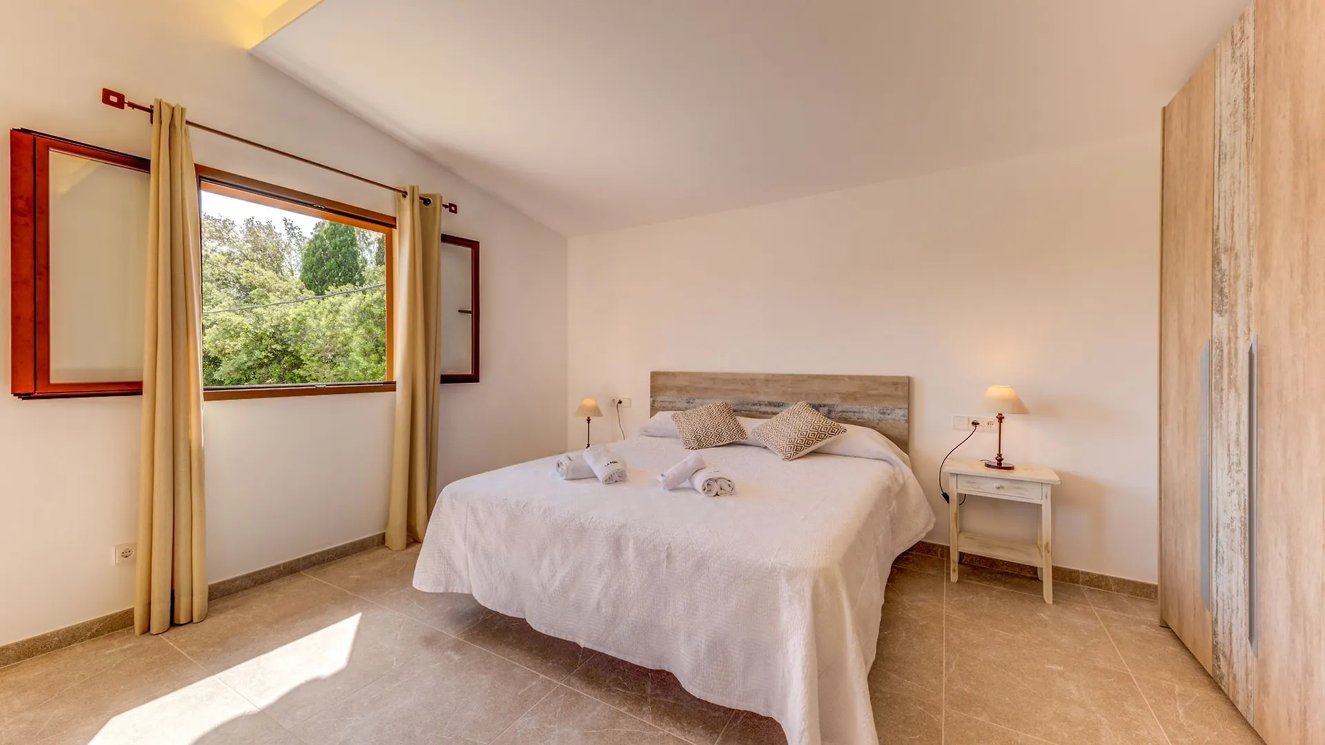 Villa La Font Canaves Польенса Испания